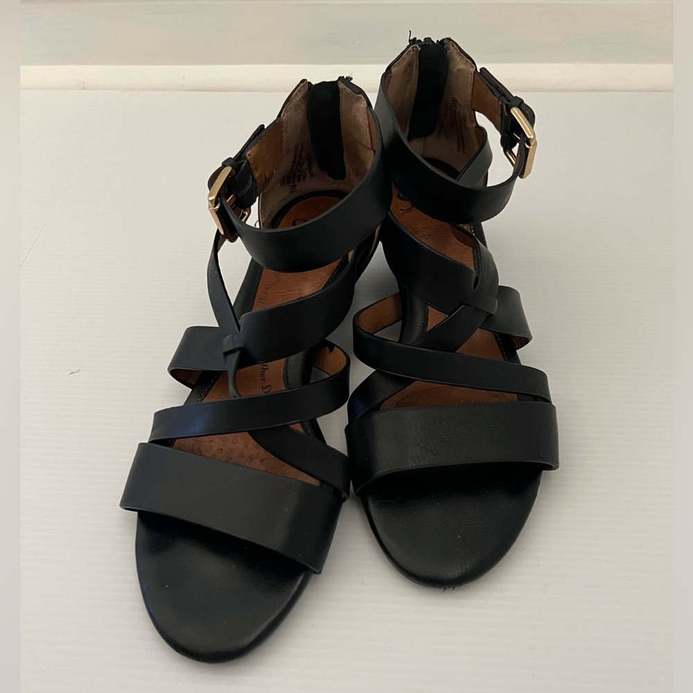Sofft Black Strappy Wedge Sandals